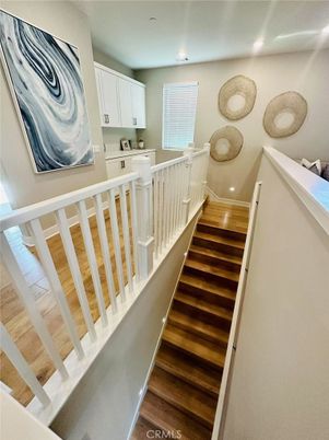 Interior, Recessed Lighting, Washer, Wood Texture Flooring