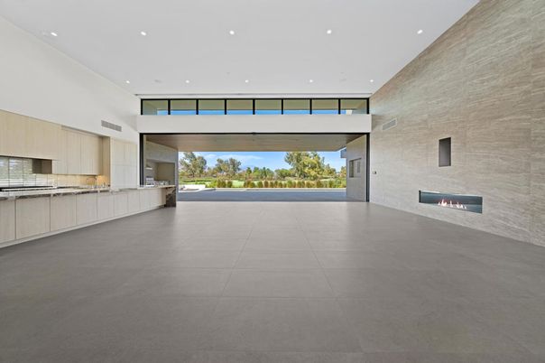 Fireplace, Interior, Kitchen, Recessed Lighting