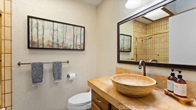 Bathroom, Interior, Tile Countertops