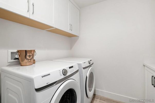 Interior, Washer, Wood Texture Flooring
