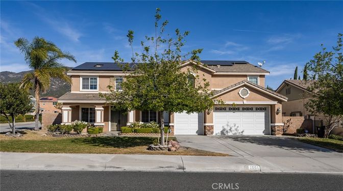 Attached, Exterior, Facade, Solar Panels, Mediterranean