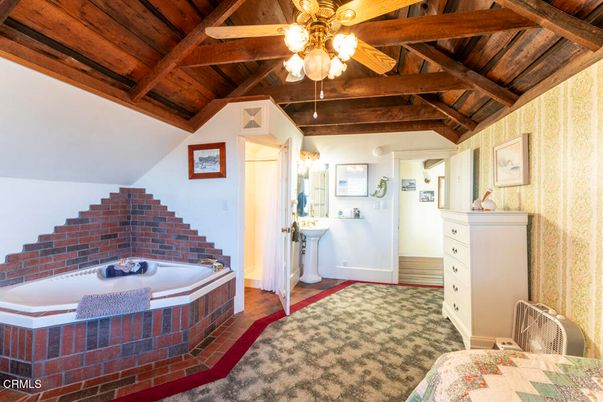 Bathroom, Hot Tub, Interior, Wooden Beams, Wooden Ceilings