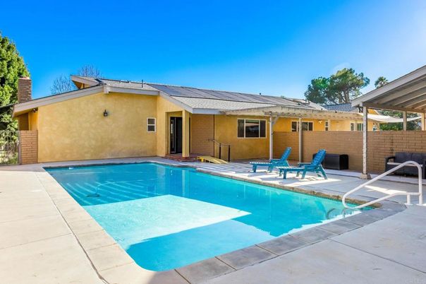 Exterior, Pool
