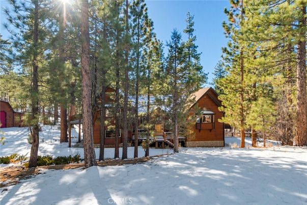 Backyard, Exterior, Facade, Log Home