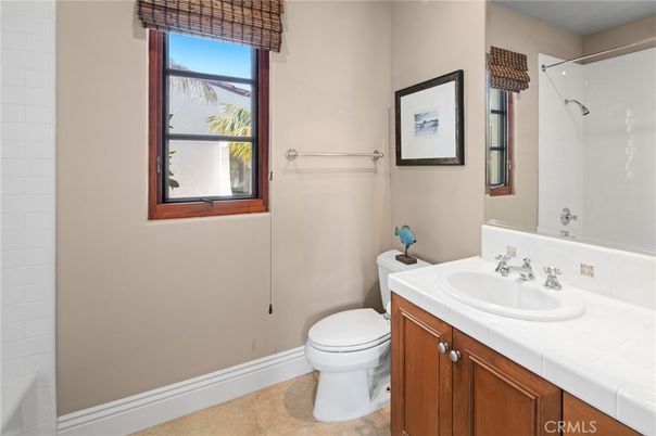 Bathroom, Interior, Tile Countertops