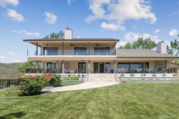 Backyard, Exterior, Facade, Modern