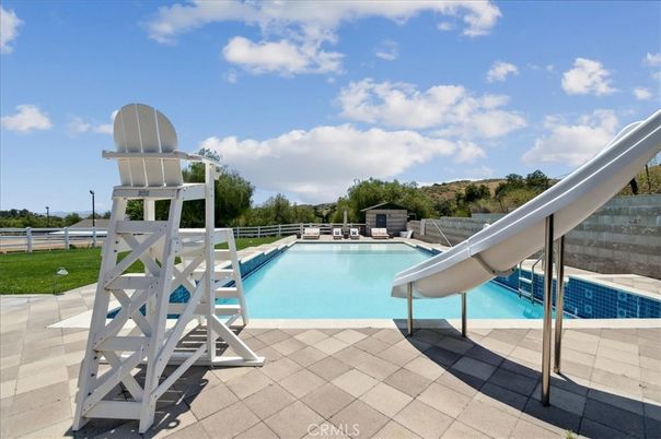 Exterior, Pool