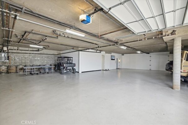Garage, Interior, Stone Walls