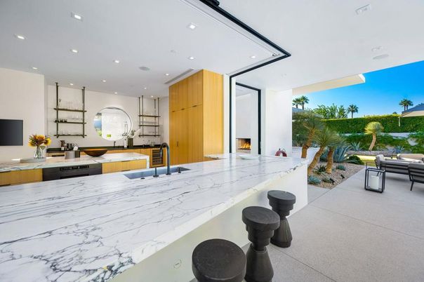 Fireplace, Interior, Kitchen, Recessed Lighting