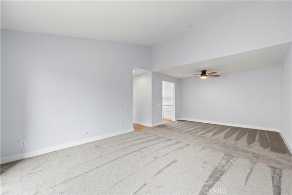 Empty room, Interior