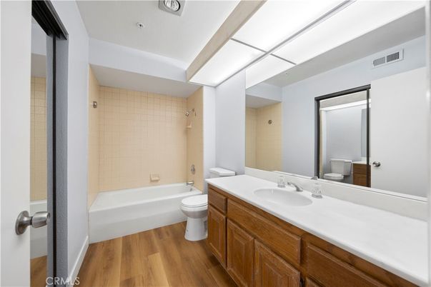 Bathroom, Interior, Recessed Lighting, Wood Texture Flooring