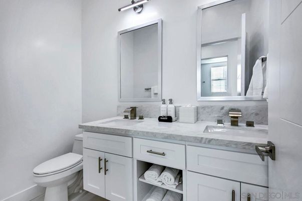 Bathroom, Dual Sink Vanities, Interior