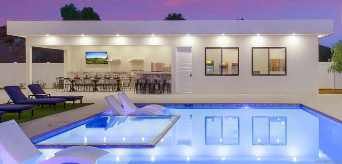 Exterior, Pool