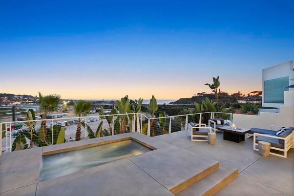 Exterior, Pool, Other