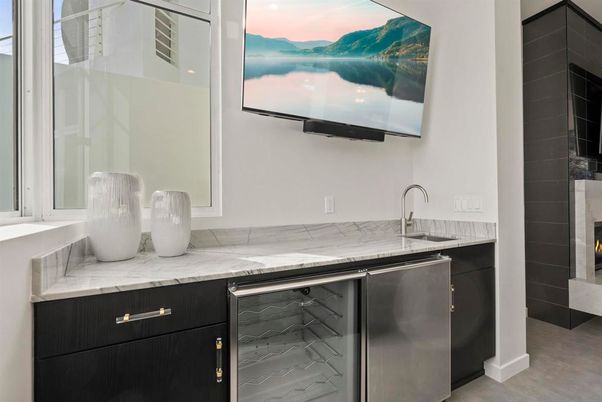 Fireplace, Interior, Kitchen, Stainless Steel Appliances