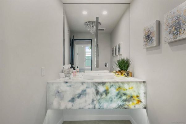 Bathroom, Interior, Recessed Lighting