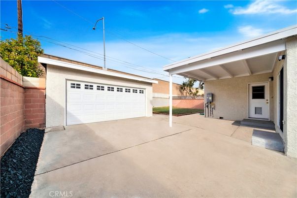 Detached Garage, Exterior