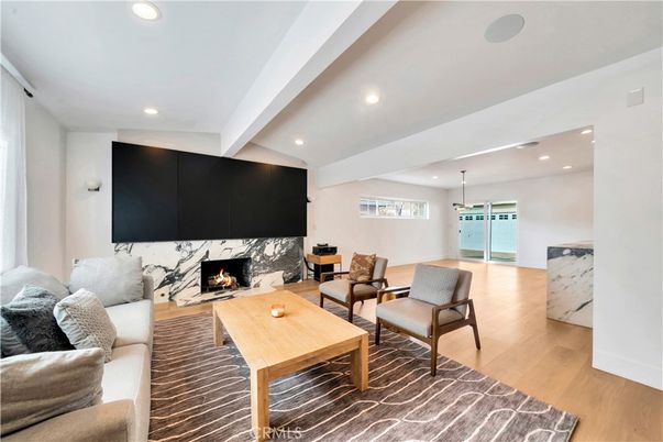 Fireplace, Interior, Living room, Pendant Lights, Recessed Lighting, Wood Texture Flooring