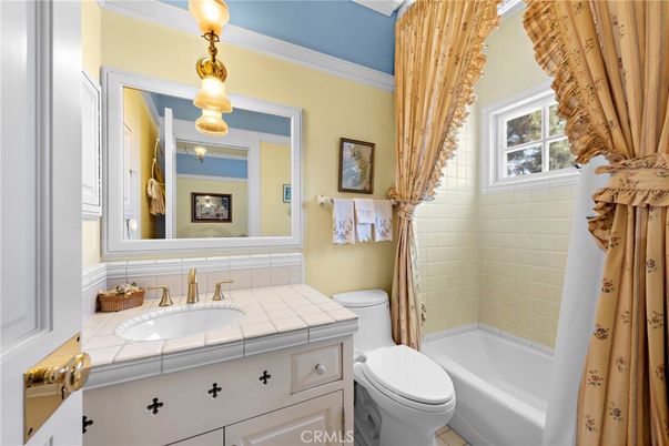 Bathroom, Interior, Tile Countertops