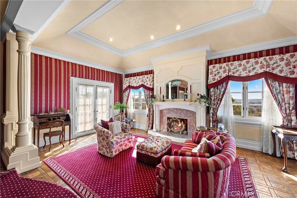 Fireplace, Interior, Living room, Recessed Lighting