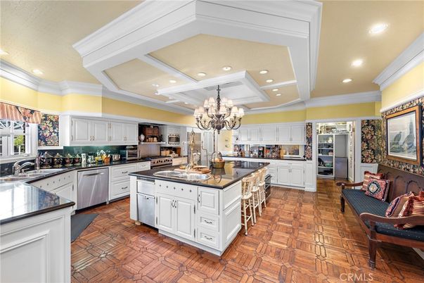 Chandelier, Interior, Kitchen, Recessed Lighting, Stainless Steel Appliances