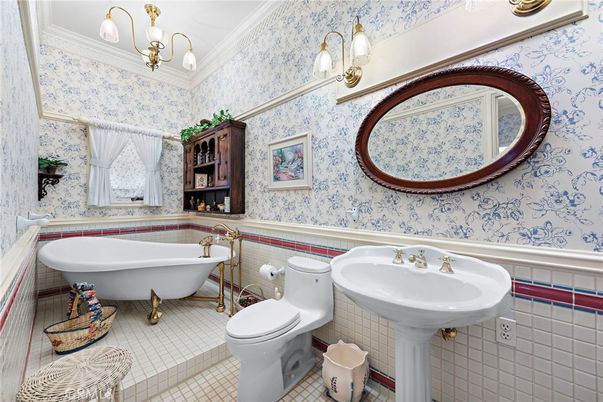 Bathroom, Free Standing Baths, Interior