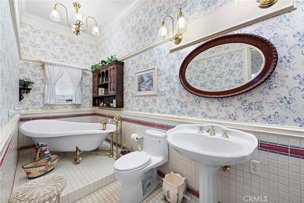 Bathroom, Free Standing Baths, Interior