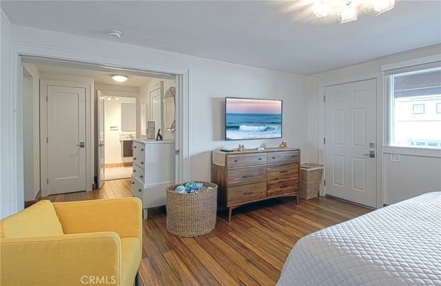 Bedroom, Interior, Water, Wood Texture Flooring