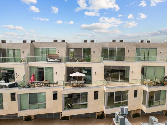 Exterior, Facade, Modern