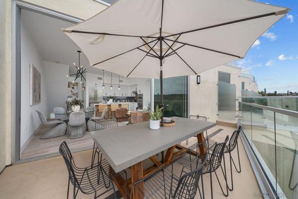 Exterior, Kitchen, Pendant Lights
