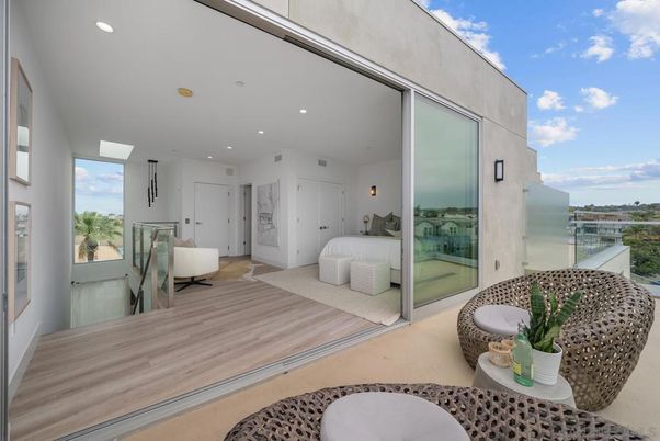 Exterior, Recessed Lighting