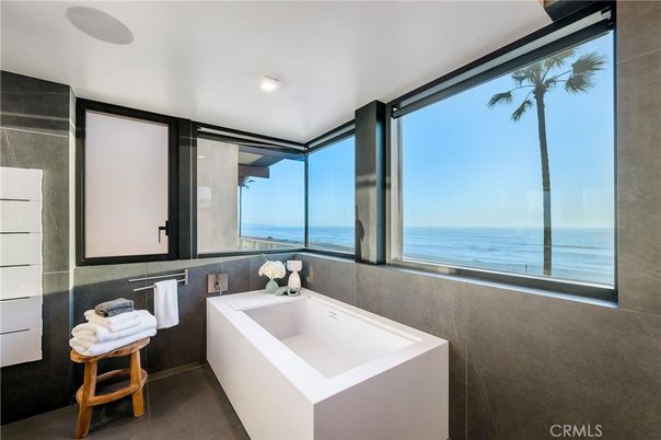 Bathroom, Interior, Recessed Lighting, Water