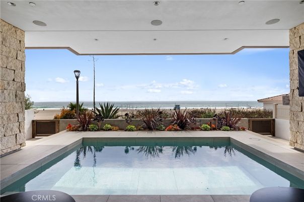 Exterior, Pool, Water