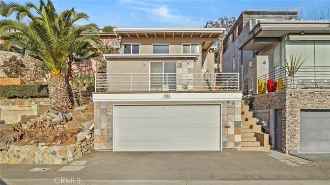 Attached, Exterior, Facade, Modern