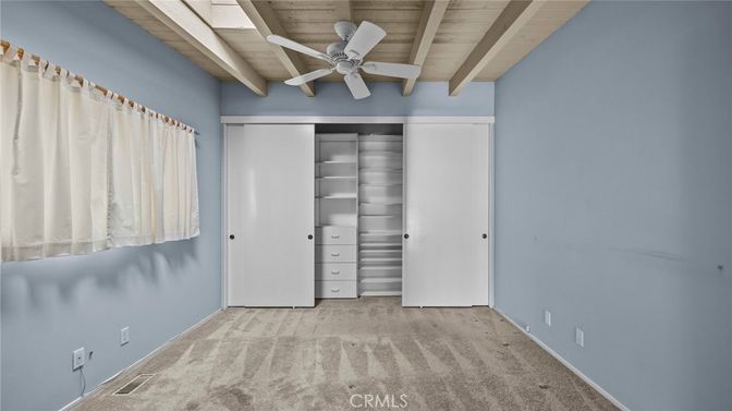 Empty room, Interior, Wooden Ceilings