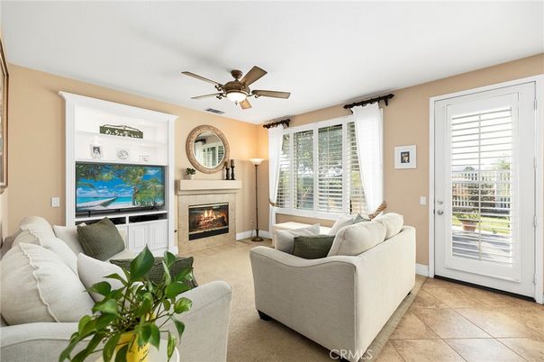 Fireplace, Interior, Living room