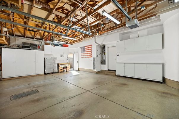 Garage, Interior, Wooden Beams