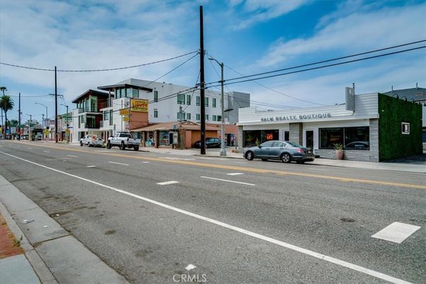 Exterior, Facade, None