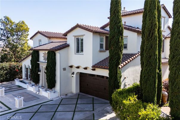 Attached, Exterior, Facade, Mediterranean