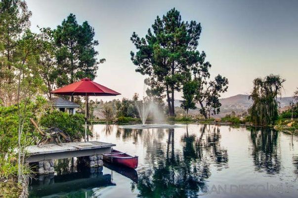 Exterior, Lake