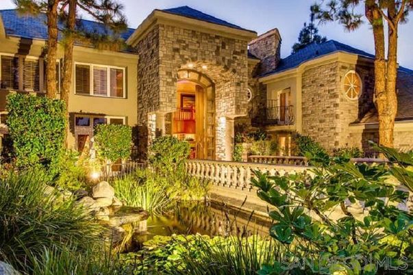 Backyard, Exterior, Facade, Brick Facade, Georgian