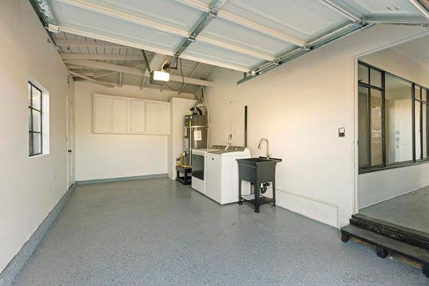 Garage, Interior, Washer