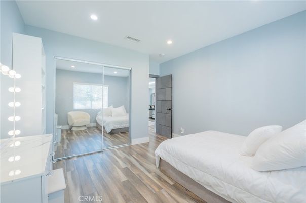 Bedroom, Interior, Pendant Lights, Recessed Lighting, Wood Texture Flooring