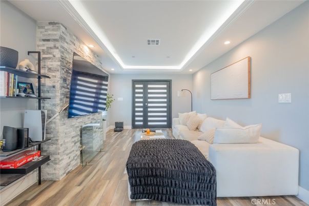 Interior, Living room, Recessed Lighting, Stone Walls, Wood Texture Flooring