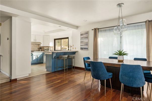 Dining room, Interior, Kitchen, Pendant Lights, Recessed Lighting, Wood Texture Flooring