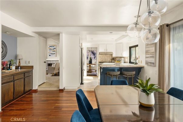 Dining room, Interior, Kitchen, Pendant Lights, Recessed Lighting, Wood Texture Flooring