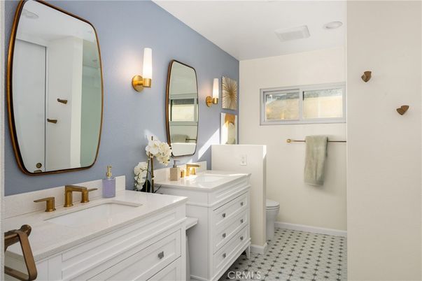 Bathroom, Dual Sink Vanities, Interior