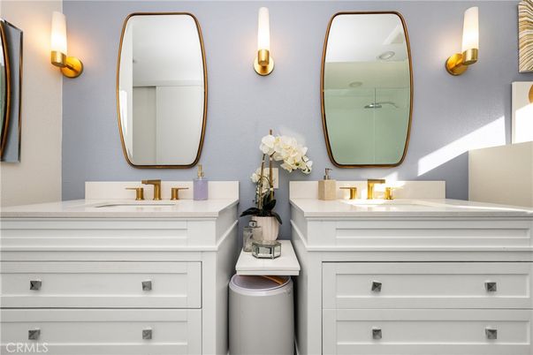 Bathroom, Dual Sink Vanities, Interior