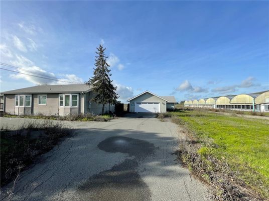 Backyard, Detached Garage, Exterior