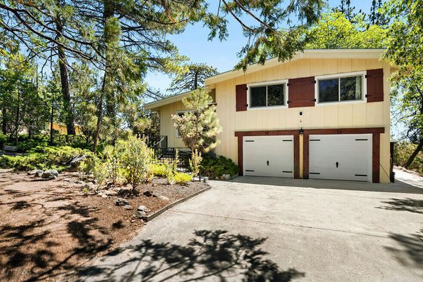 Attached, Exterior, Facade, Raised Ranch